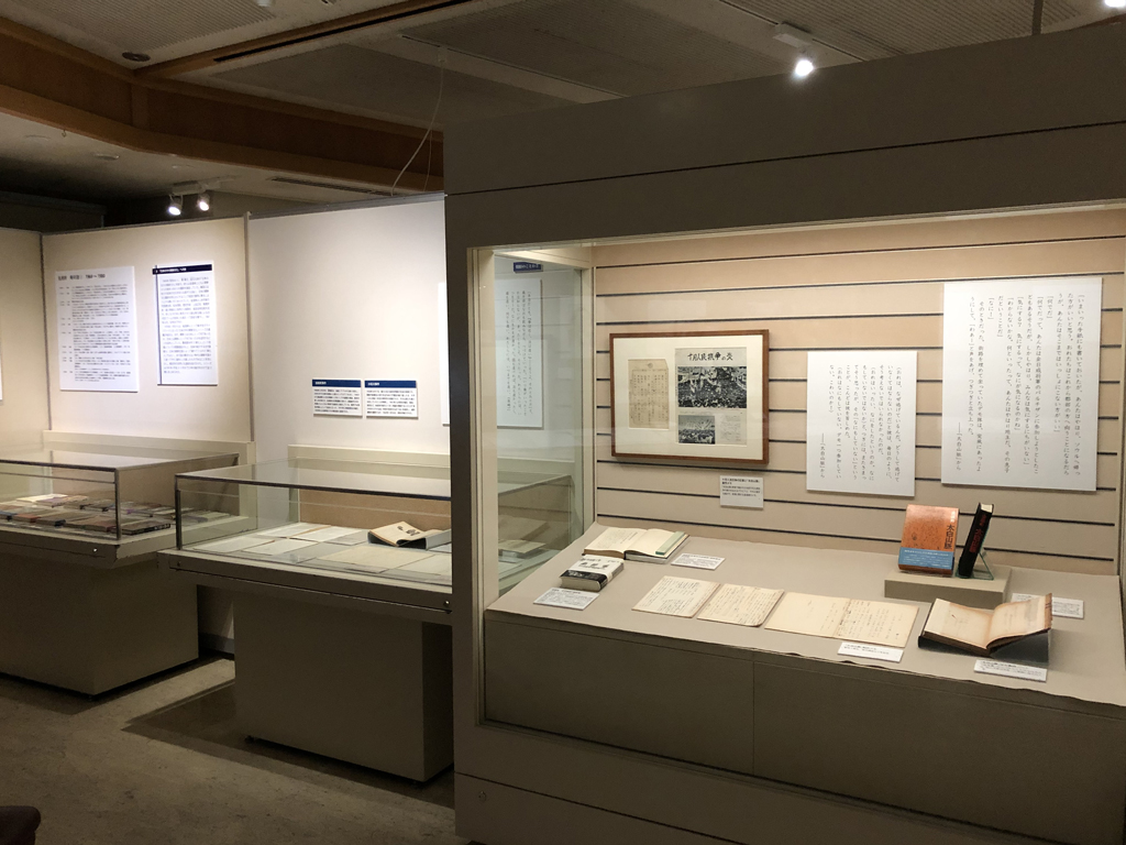 スポット展示・収蔵コレクション展19「生誕100年 金達寿展」会場風景